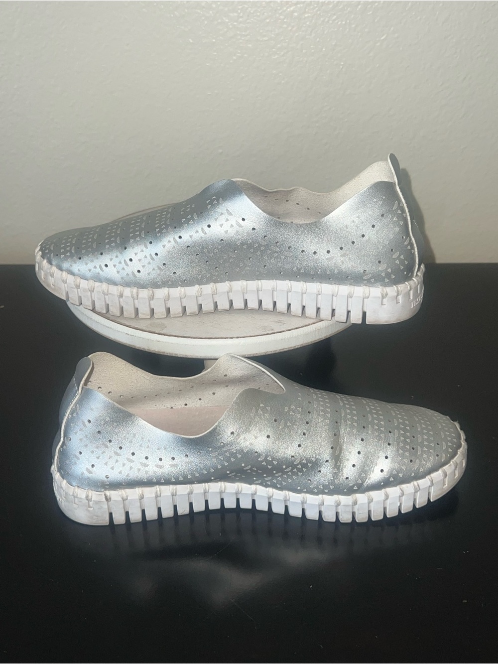 ILSE JACOBSEN Silver Metalic Tulip Casual Nautical Vacation Cruise  Slip-on Sz 7